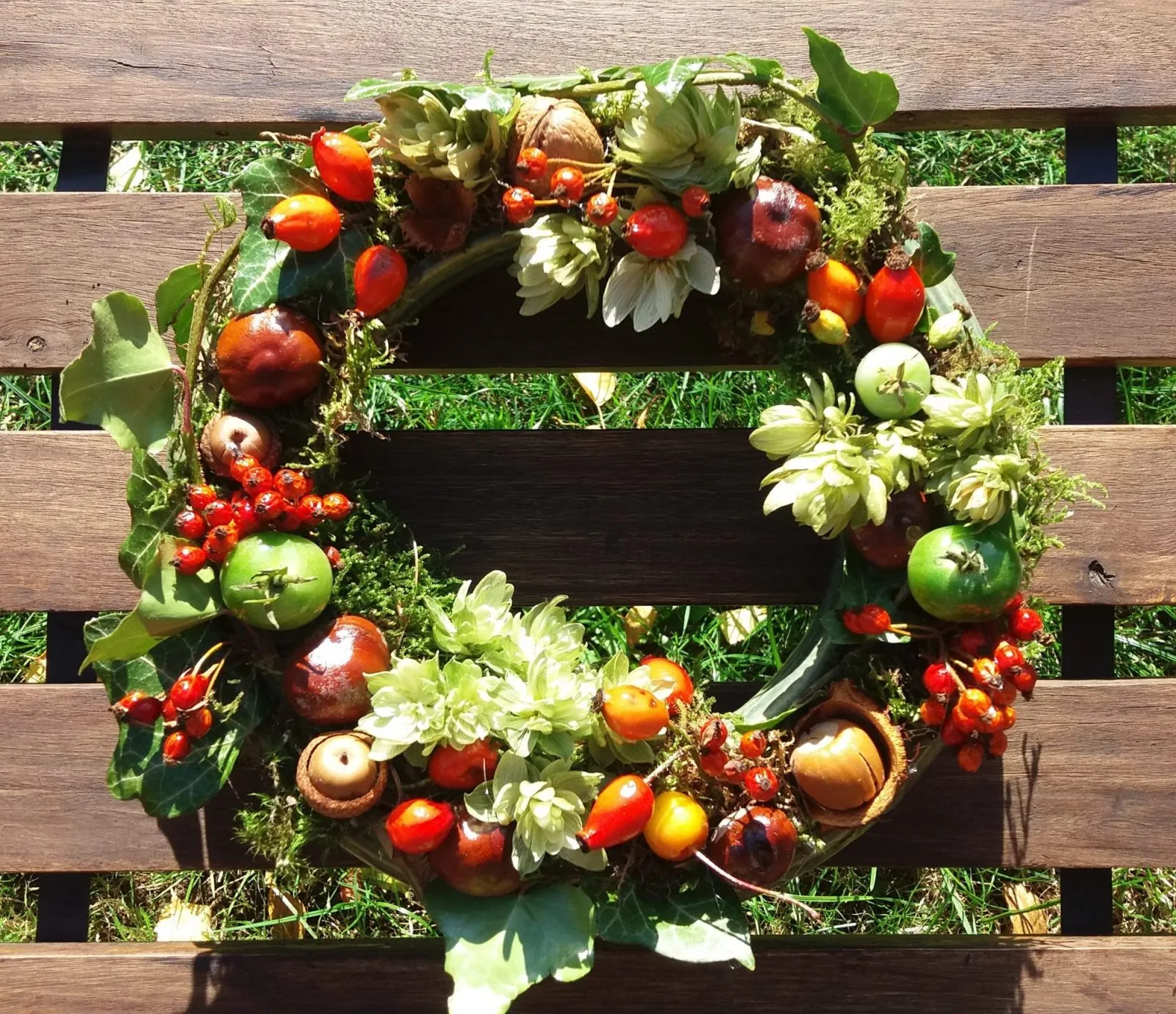 Früchte des Herbstes Stück an Stück