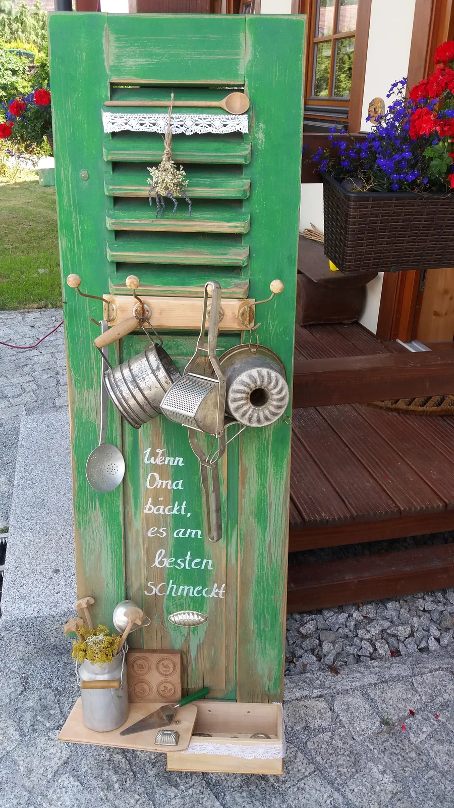Oma bäckt