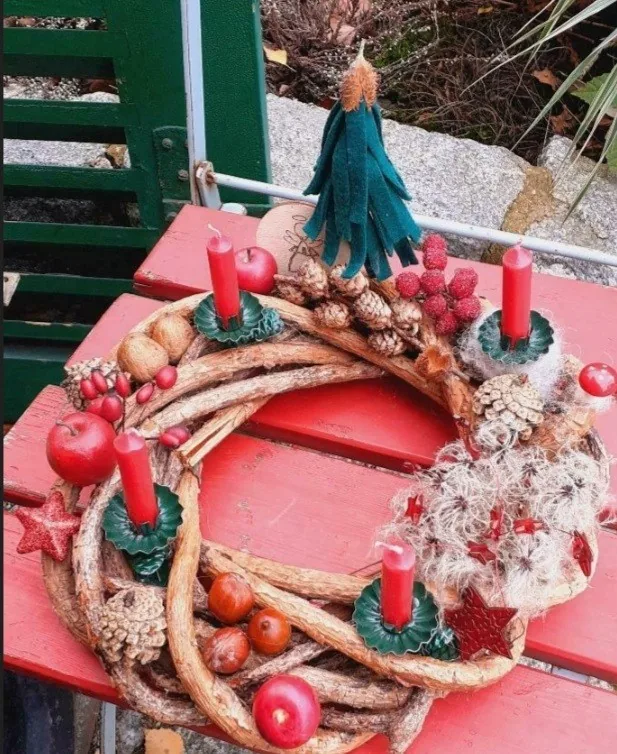 Weihnachtskranz "Waldrebe"
