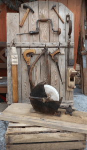 Altes Werkzeug - Kompositionen im ländlichen Stil